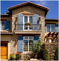 Decorarea video de pereți exteriori acasă (colțurile exterioare ale pereților) Decorarea exterior videowall acasă