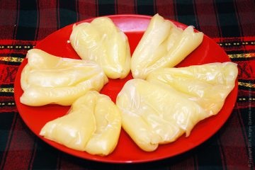 Pepper umplute cu carne de pui înăbușită și orez (orez) Ardei umplute cu carne de pui și orez tocană