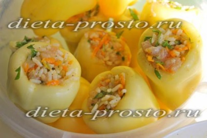 Chiper umplut cu carne de pui (piept) Ardei umplute cu carne de pui