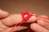 Țesutul tatting un cârlig (numărul necesar de noduri) Tese un transfer de tatting