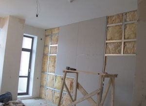 tavane suspendate din gips-carton cu mâinile lor (lor) tavane suspendate din gips-carton cu mâinile lor