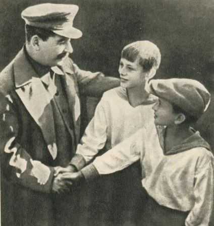 Ultimul englez, „povestea unui băiat evreu, care sa întâlnit cu Stalin (Stalin) Ultimul englez, „povestea unui băiat evreu, care sa întâlnit cu Stalin