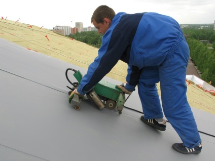 acoperișuri plate Reparare acoperisuri plate materiale rola (plat) reparații acoperiș de reparații materiale de plat rola acoperiș plat