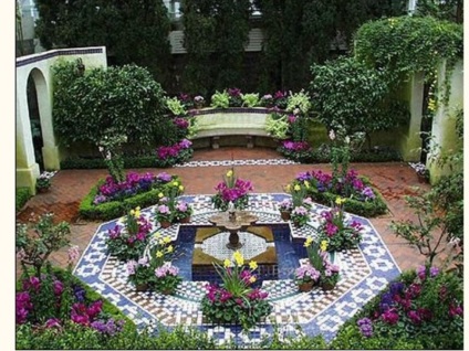 Garden în tradiția spaniolă-musulman sau stil maur (tradiția) Garden în tradiția spaniolă-musulman sau stil maur