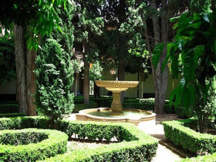 Grădină în tradiția spaniolă-musulmană sau stil maur (stil) Garden în tradiția spaniolă-musulman sau stil maur