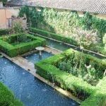 Grădină în tradiția spaniolă-musulmană sau stil maur (stil) Garden în tradiția spaniolă-musulman sau stil maur