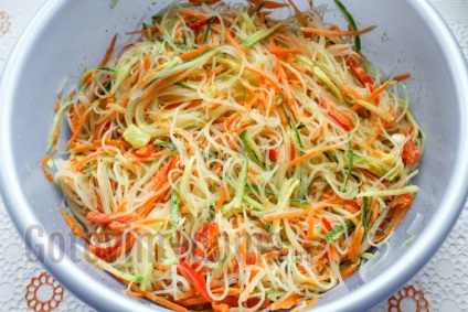 morcovi Salata Funchoza în coreeană (coreeană) Salata Funchoza cu morcovi în coreeană