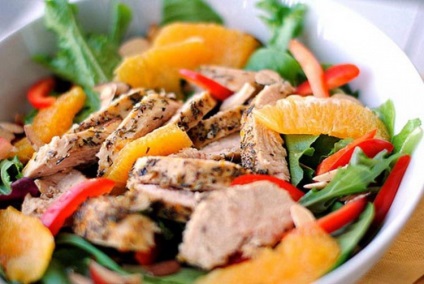 Cele mai delicioase salate cu carne de pui - Retete (piept) Cele mai delicioase salate cu carne de pui - rețete