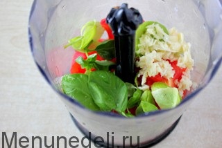 cuptor de porc cu roșii și brânză (roșii cuptor brânză) Carne de porc la cuptor cu roșii și brânză