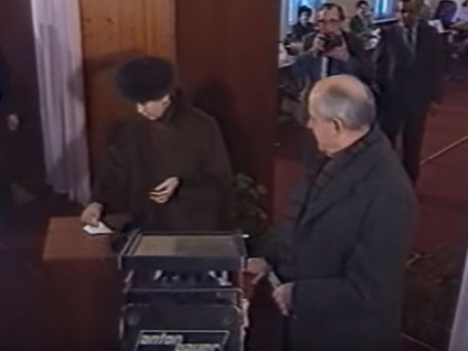 Secretele de prăbușirea imperiului URSS ar fi putut fi oprit într-o singură propoziție - Politica, România, CSI (guvernul rus) Secretele de prăbușirea imperiului URSS ar fi putut fi oprit într-o singură propoziție - Politic, România, CSI