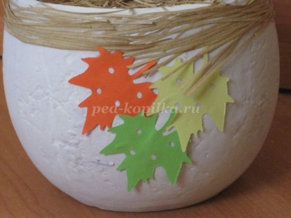 Topiara de hârtie ondulat cu mâinile (ondulate) Topiara de carton ondulat cu propriile sale mâini