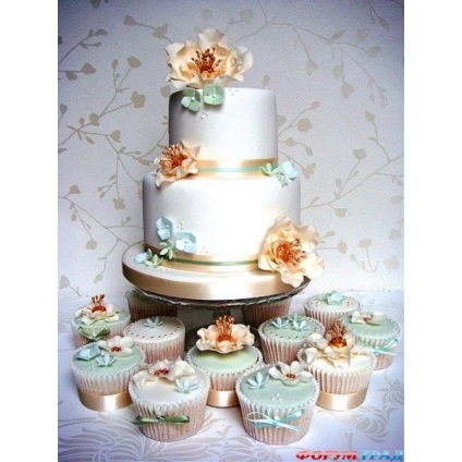 Tort cu cupcakes la o nuntă, fotografii de prăjituri frumoase (foto) Tort cu cupcakes la o nuntă, fotografii de prăjituri frumoase