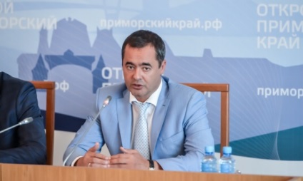În al treilea rând sa dus la (afecta în mod direct politica regională) al treilea a mers