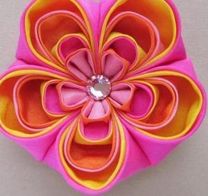 Ornamente din panglici de satin, cu mâinile lor (benzi) Ornamente din panglici de satin, cu mâinile lor