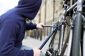 Protejați bicicleta împotriva furtului (blocare) Protejați bicicleta împotriva furtului