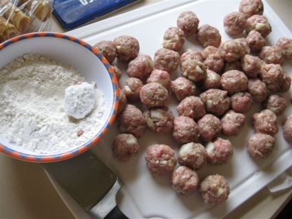 Pot friptura cu găluște (dar cel mai popular fel de mâncare de toate și rămâne la cald) friptură înăbușită cu găluște
