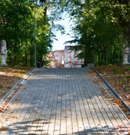 Perla din regiunea Kaluga (cascada superba din patru) margine Pearl Kaluga