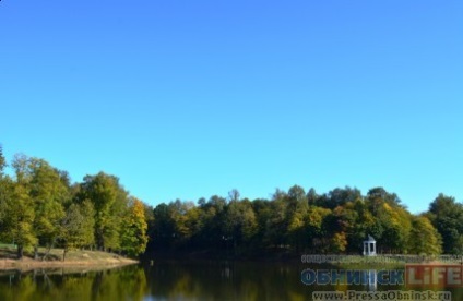 Perla din regiunea Kaluga (cascada superba din patru) margine Pearl Kaluga