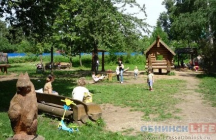 Perla din regiunea Kaluga (cascada superba din patru) margine Pearl Kaluga