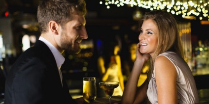 8 semne că omul este interesat, fl (pentru a arăta sentimentele lor) 8 semne că omul este interesat, FL