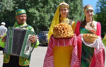 Cabantuy 2016 - un număr de festival este sărbătorită în România și Kazan, felicitări Sabantuy