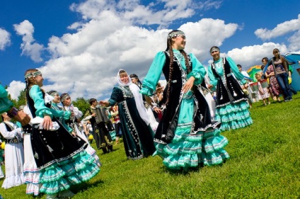 Cabantuy 2016 - un număr de festival este sărbătorită în România și Kazan, felicitări Sabantuy