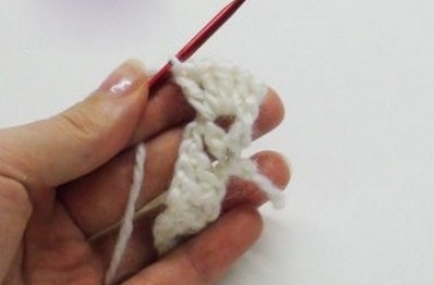 Cum de a transforma esarfa cele mai obișnuite, brodată (bucla de aer al precedentului) Cum de a transforma cea mai obișnuită fular, țesut