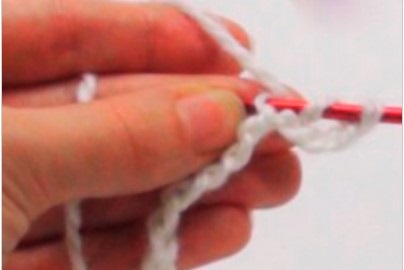 Cum de a transforma esarfa cele mai obișnuite, brodată (eșarfă) Cum de a transforma cea mai obișnuită fular, țesut