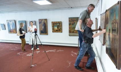 Ce faci in seara asta (Fotografie de Mary Atroschenko) Ce faci in seara asta