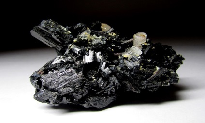 turmalina neagră (schorl) (turmalină) turmalina negru (schorl)