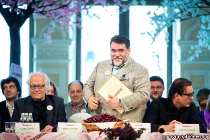 Festivalul de lemn de cireș (Cherry) Cherry Festival din lemn