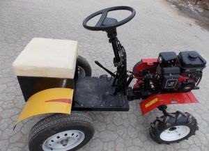 Tractor cultivatorului cu motor (motoblock) Tractor din motoblock