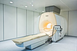 RMN-ul în jurul valorii de ceas - 24 de ore deschise in clinica Moscova (clinica) RMN-ul în jurul valorii de ceas - 24 de ore o clinică din Moscova deschisă