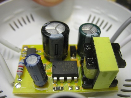 Privire de ansamblu cu LED-uri de conducător auto (8-25) 1w (recenzie) Privire de ansamblu cu LED-uri de conducător auto (8-25) 1w