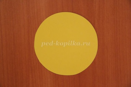 Cardul original pentru ziua de familie cu mâinile lor (lor) Cardul original pentru ziua de familie cu propriile lor mâini
