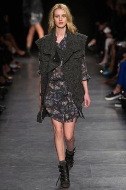 Coat fără mâneci (137 imagini) 2017 Tendințe feminine strat fără mâneci, plămân, alungit, cu (mâneci guler strat) fără mâneci Coat (137 imagini) 2017 Tendințe de sex feminin strat fără mâneci, plămân, alungit, cu