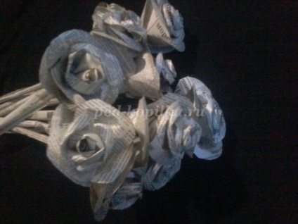 Roses de la ziar cu propriile sale mâini (Rose) Roses de la ziar cu propriile sale mâini