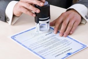 În unele cazuri, o traducere a certificatului de naștere (s) În unele cazuri, o traducere a certificatului de naștere