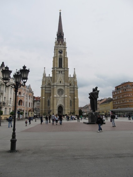 Angiola, plictisitor ca în Bosnia în timpul sărbătorilor de mai (angiola) Angiola, plictisitor ca în Bosnia în timpul sărbătorilor de mai