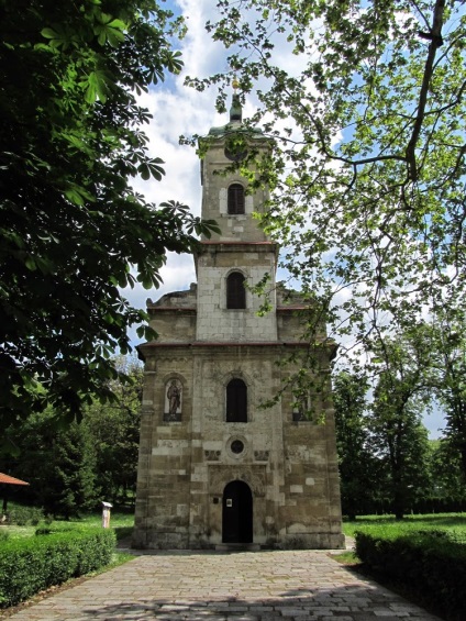Angiola, plictisitor ca în Bosnia în timpul sărbătorilor de mai (angiola) Angiola, plictisitor ca în Bosnia în timpul sărbătorilor de mai