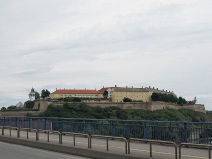 Angiola, plictisitor ca în Bosnia în timpul sărbătorilor de mai (angiola) Angiola, plictisitor ca în Bosnia în timpul sărbătorilor de mai