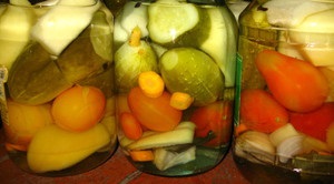 roșii și castraveți asortate cum de a alege legume pentru preparate pentru iarna, cele mai bune rețete (dreapta) roșii și castraveți asortate cum de a alege legume pentru preparate pentru iarna, cele mai bune rețete