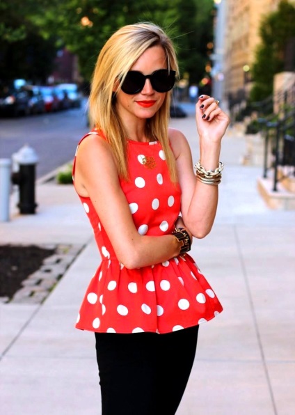 Bluza cu bluza basc cu fotografii de basci (basci) Bluza cu bluza basc cu basci fotografie