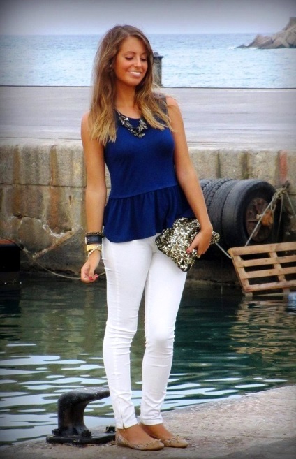 Bluza cu bluza basc cu fotografii de basci (basci) Bluza cu bluza basc cu basci fotografie