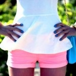 Bluza cu bascii, bascii bluza cu o imagine (fotografie) Bluza cu bluza basc cu basci fotografie
