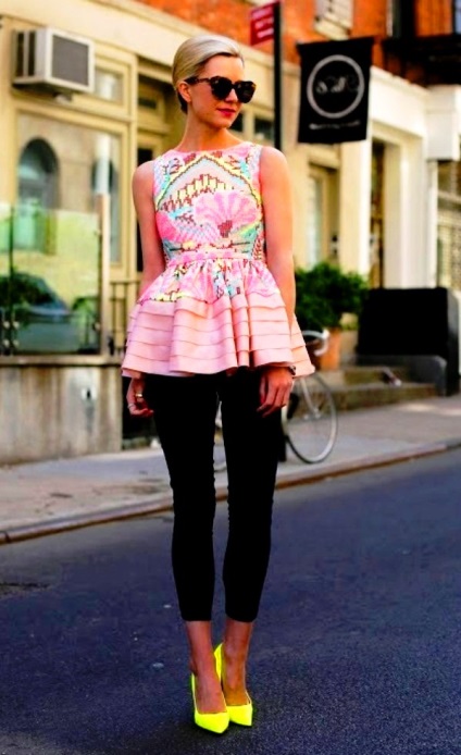 Bluza cu bluza basc cu fotografii de basci (basci) Bluza cu bluza basc cu basci fotografie