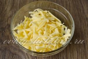 Chifle - melc - cu carne de pui si reteta de branza cu fotografie (melci) Chifle - melc - cu carne de pui si reteta de branza cu o fotografie
