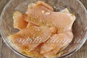 Chifle - melc - cu pui si branza reteta cu fotografie (chifle) Chifle - melc - cu carne de pui si reteta de branza cu o fotografie