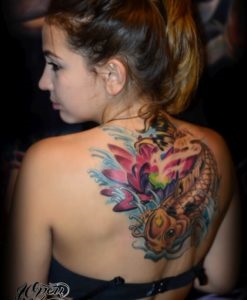 Se acoperă în sus (suprapunerea de tatuaje vechi și cicatrici), inima Yurets de stejar (suprapunere) Se acoperă în sus (suprapunerea de tatuaje vechi și cicatrici), inima Yurets de stejar