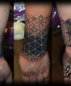 Se acoperă în sus (suprapunerea de tatuaje vechi și cicatrici), inima Yurets de stejar (tatuaj) Se acoperă în sus (suprapunerea de tatuaje vechi și cicatrici), inima Yurets de stejar